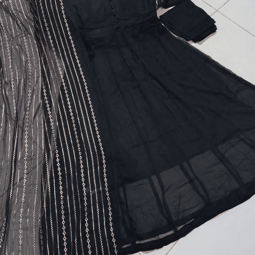Long Kali Maxi With Full Embroidered Dupatta