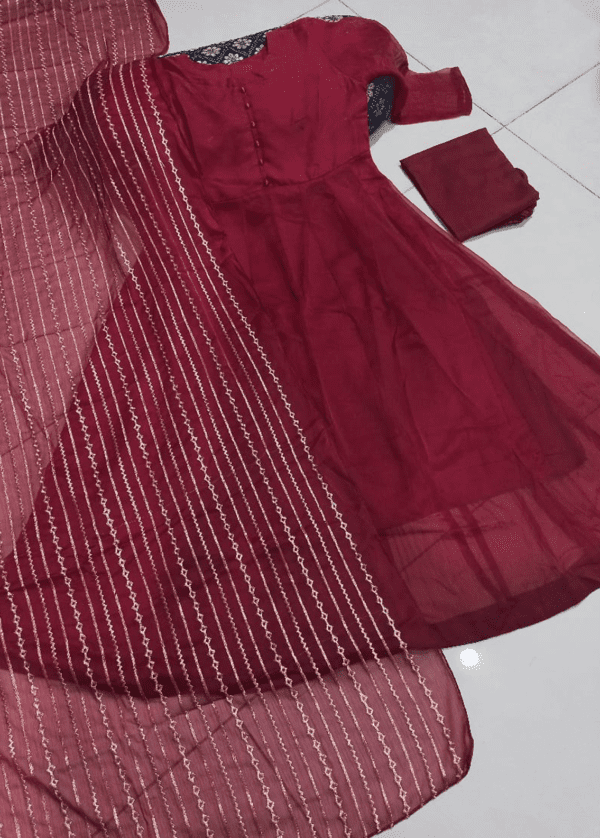 Long Kali Maxi With Full Embroidered Dupatta